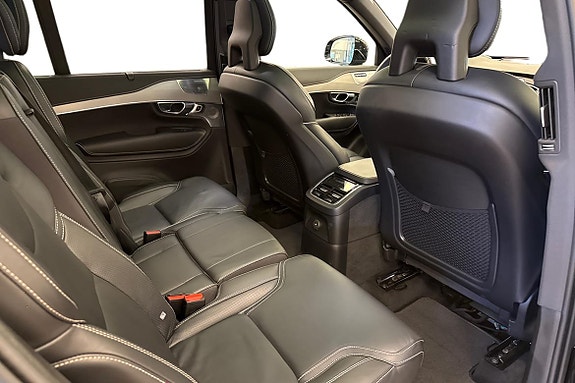 Volvo XC90 9 of 25