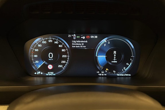 Volvo XC90 16 of 25