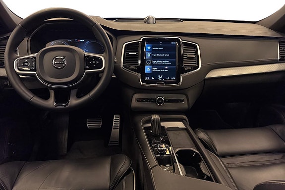 Volvo XC90 10 of 25