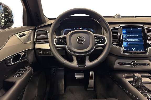Volvo XC90 11 of 25