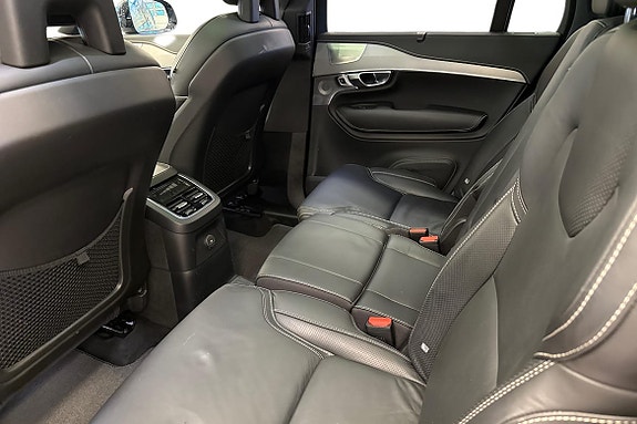 Volvo XC90 13 of 25