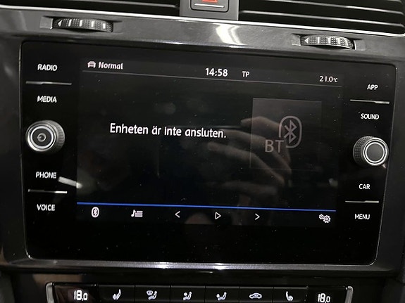 Volkswagen Golf Alltrack 16 of 18