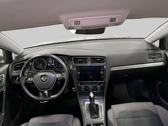 Volkswagen Golf Alltrack 11 of 18