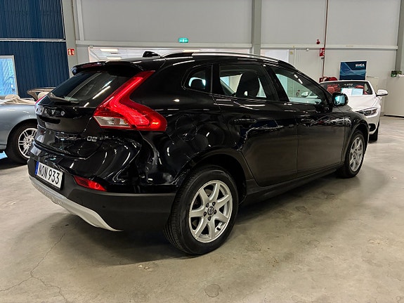 Volvo V40 Cross Country 3 of 22
