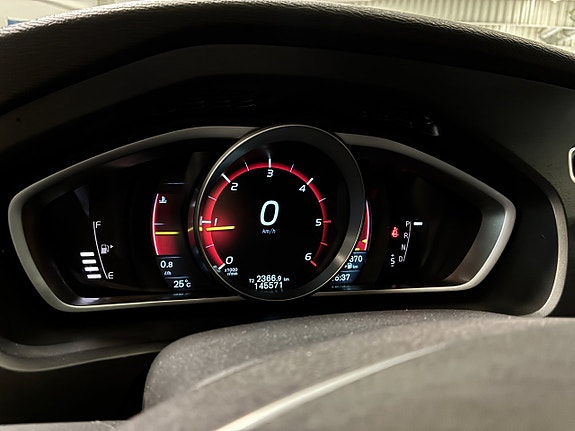 Volvo V40 Cross Country 21 of 22