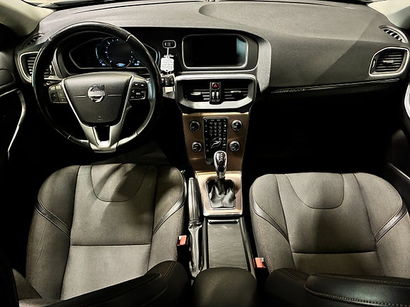 Volvo V40 Cross Country 16 of 22