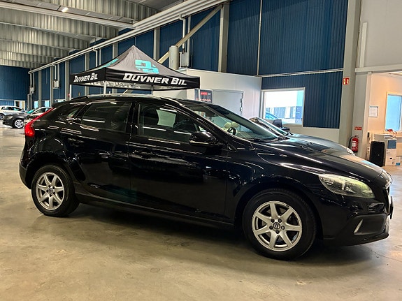 Volvo V40 Cross Country 2 of 22
