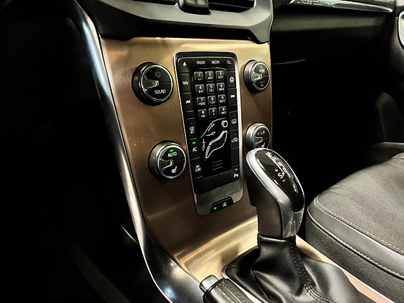 Volvo V40 Cross Country 18 of 22