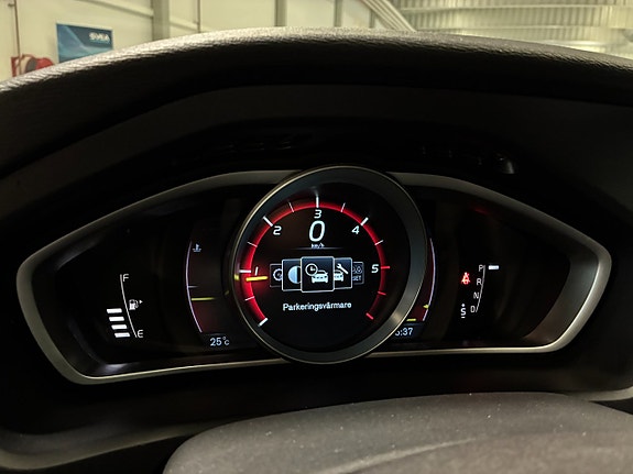 Volvo V40 Cross Country 22 of 22