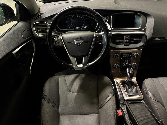 Volvo V40 Cross Country 17 of 22
