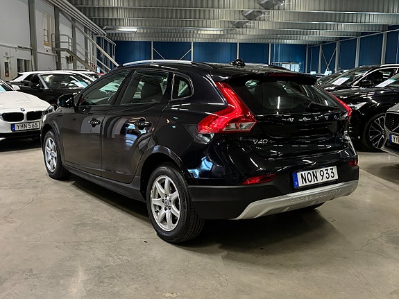 Volvo V40 Cross Country 5 of 22