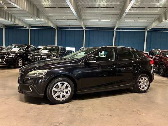 Volvo V40 Cross Country 7 of 22