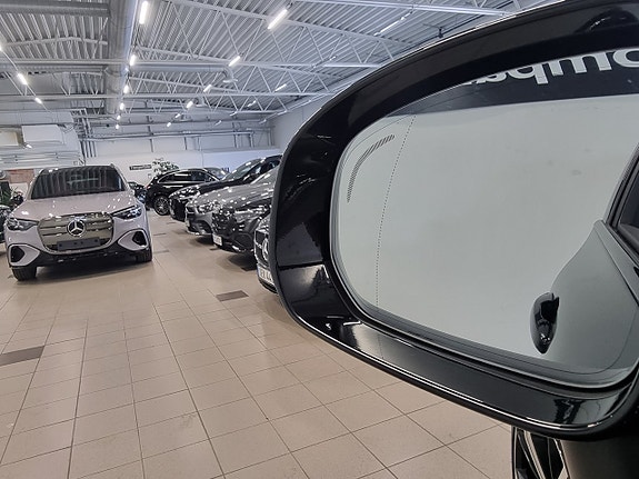 Volvo XC60 14 of 16