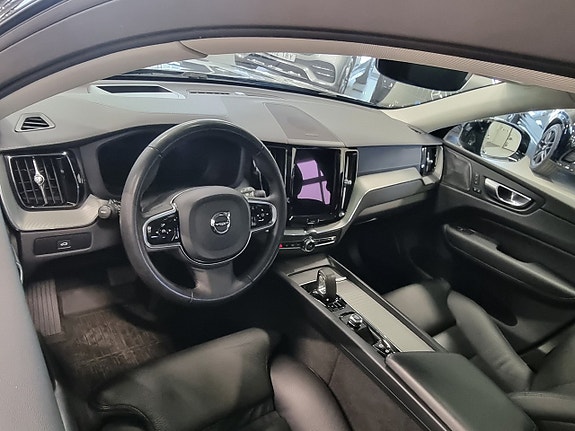 Volvo XC60 12 of 16