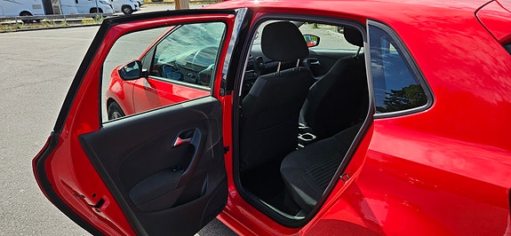 Volkswagen Polo 13 of 21