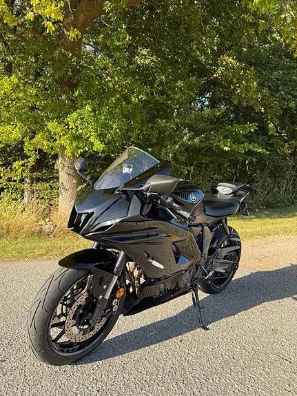 Yamaha YZF-R7 35KW 2 of 11