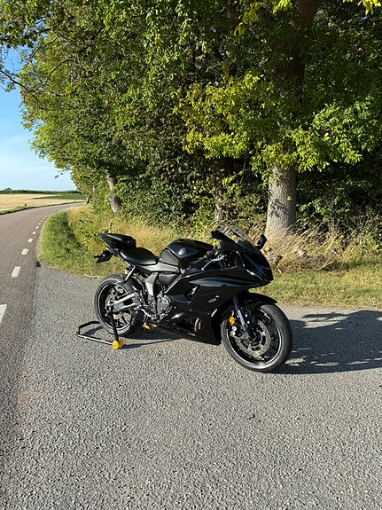 Yamaha YZF-R7 35KW 3 of 11