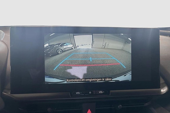 Toyota C-HR 10 of 15