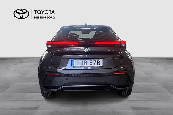 Toyota C-HR 7 of 15