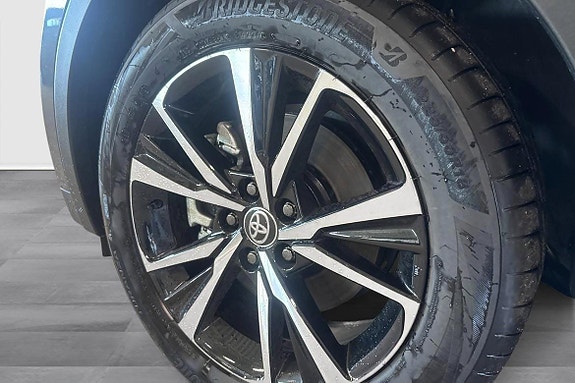 Toyota C-HR 14 of 15