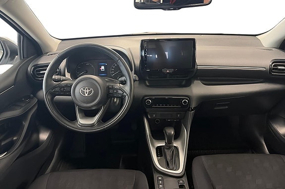 Toyota Yaris 8 of 12