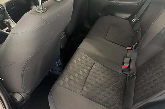 Toyota Yaris 7 of 12