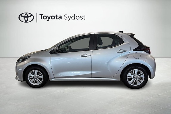 Toyota Yaris 3 of 12