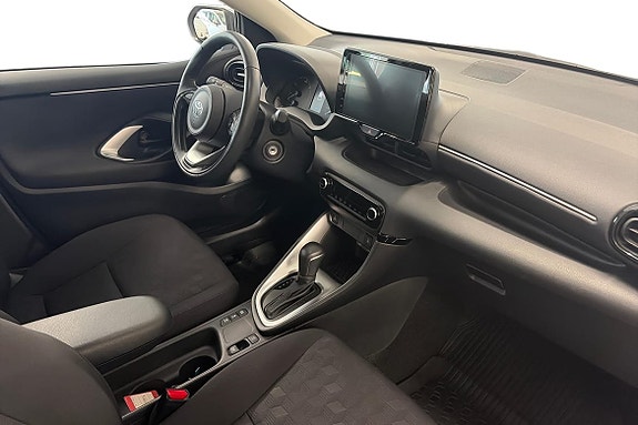 Toyota Yaris 6 of 12