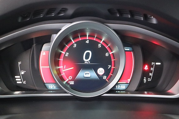 Volvo V40 16 of 22