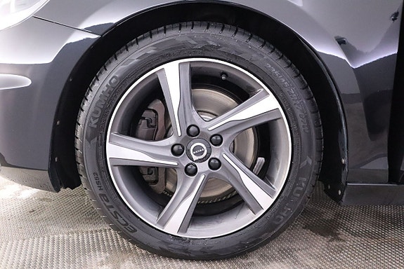 Volvo V40 9 of 22
