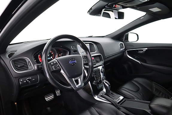 Volvo V40 10 of 22