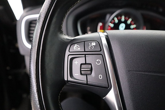 Volvo V40 17 of 22