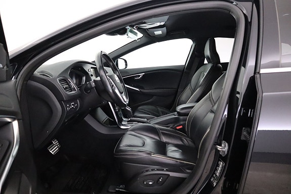 Volvo V40 11 of 22