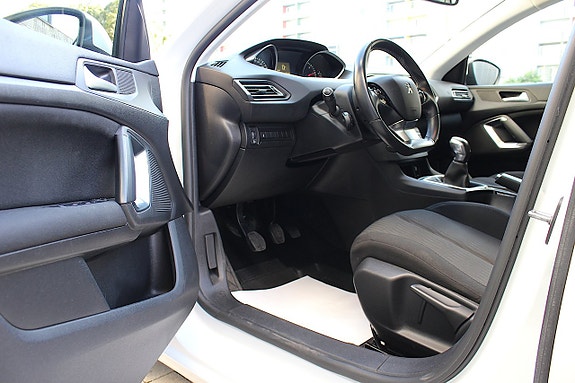 Peugeot 308 13 of 23