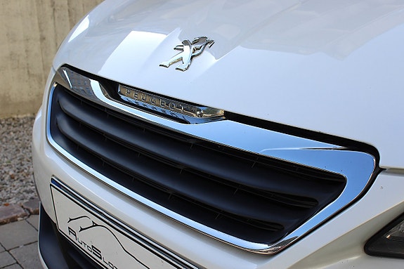 Peugeot 308 8 of 23