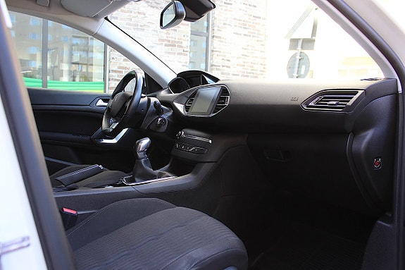 Peugeot 308 15 of 23