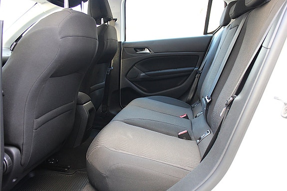 Peugeot 308 14 of 23