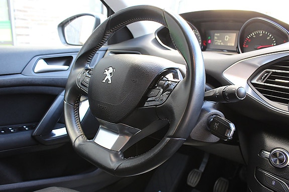 Peugeot 308 17 of 23