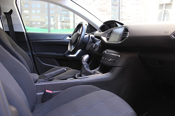 Peugeot 308 3 of 23