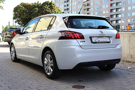 Peugeot 308 2 of 23