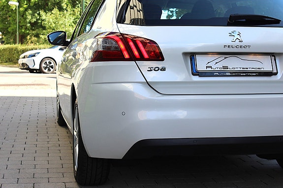 Peugeot 308 10 of 23