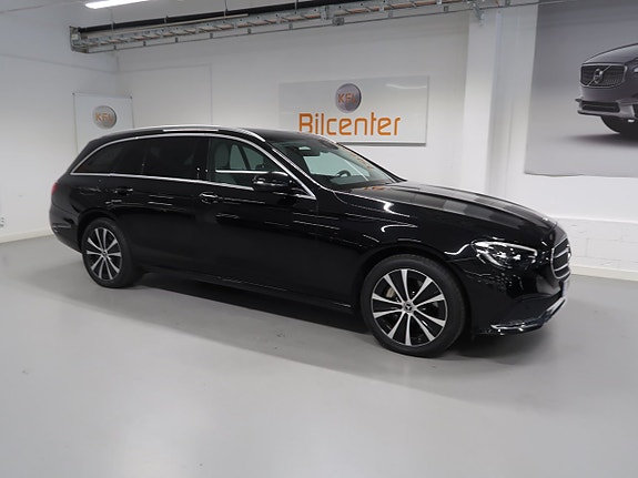Mercedes-Benz E300 4 of 30