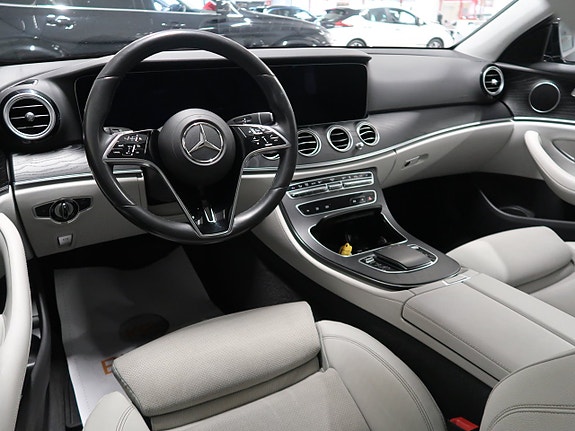 Mercedes-Benz E300 18 of 30