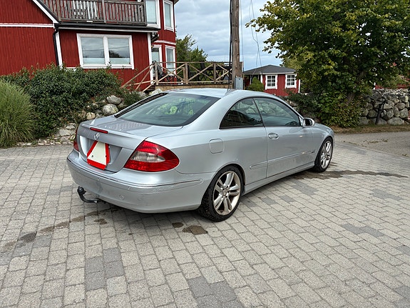 Mercedes-Benz CLK200 3 of 7
