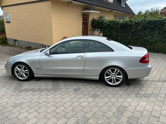 Mercedes-Benz CLK200 4 of 7