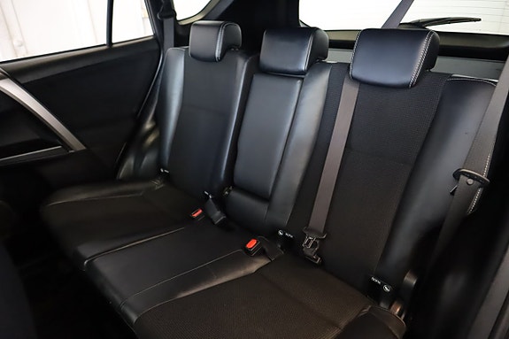Toyota RAV4 19 of 19