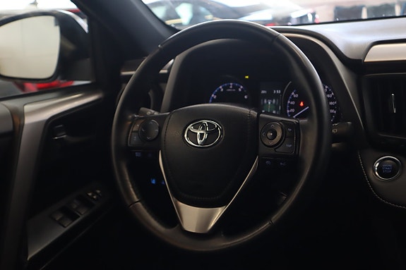 Toyota RAV4 11 of 19
