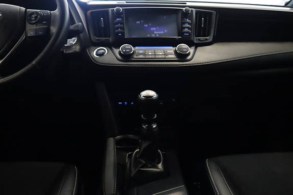 Toyota RAV4 15 of 19