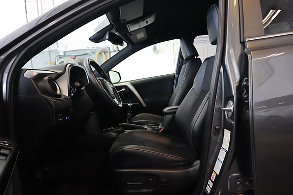 Toyota RAV4 10 of 19