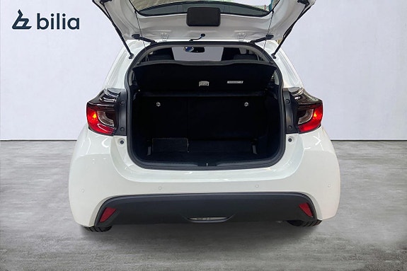 Toyota Yaris 12 of 21